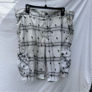 Men's Gray Plaid Cargo Shorts